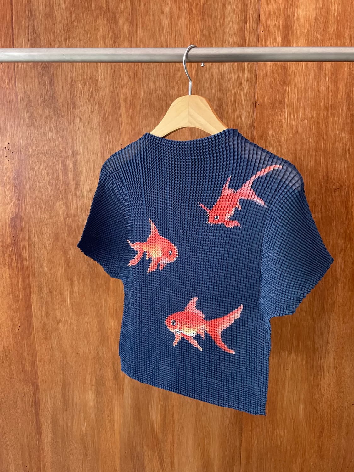 Orange fish friends pleats top 상품이미지6