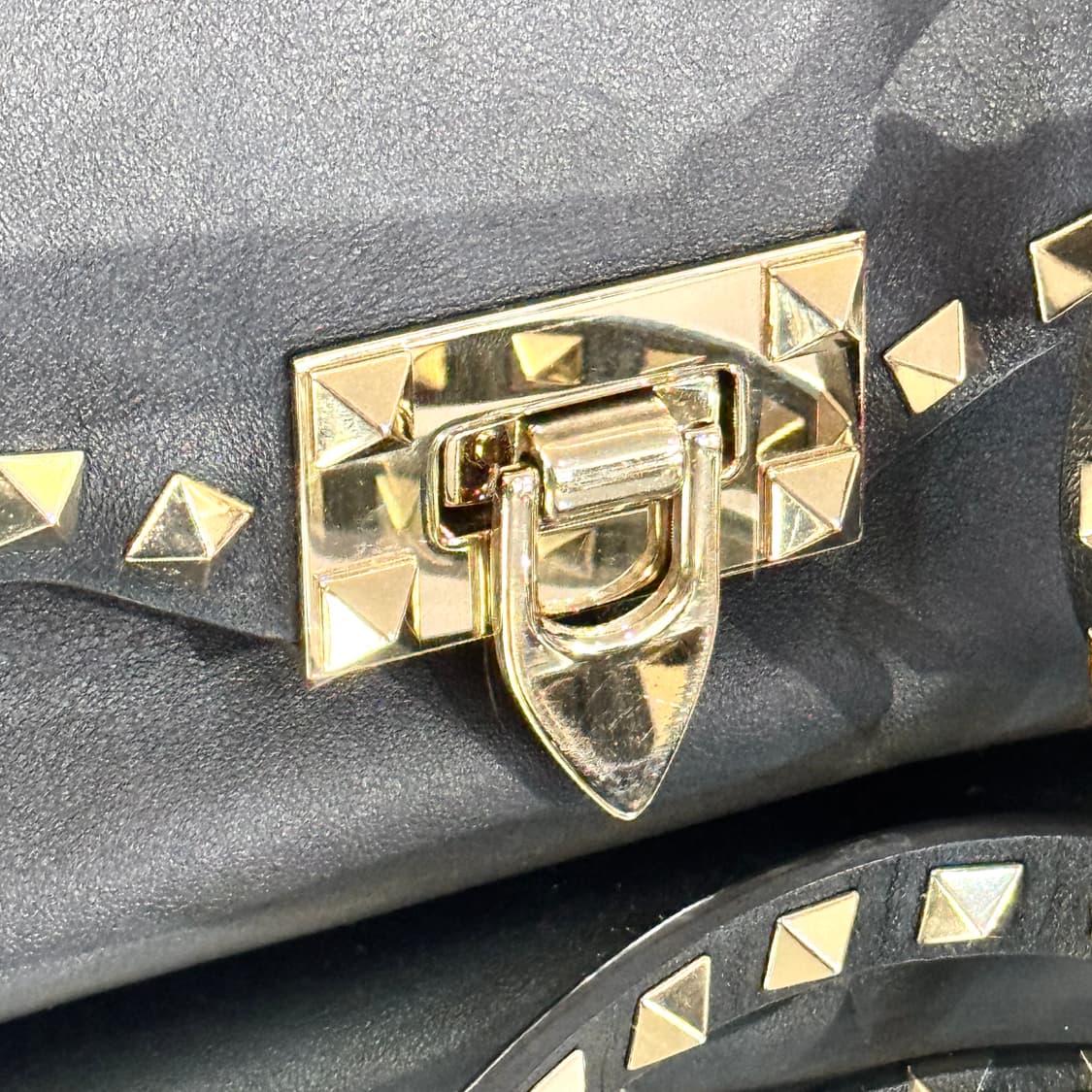 [풀구성] 발렌티노 락스터드 미니 크로스백 상품이미지4