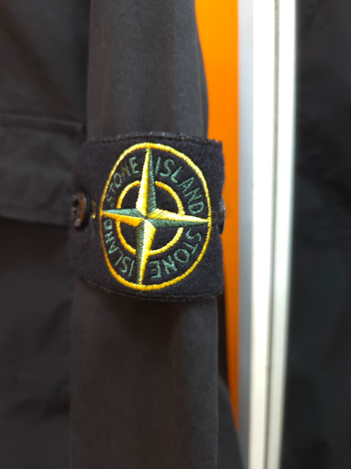 L 23ss스톤 아일랜드 와펜 패치 포켓 셔츠 자켓 블랙 상품이미지2