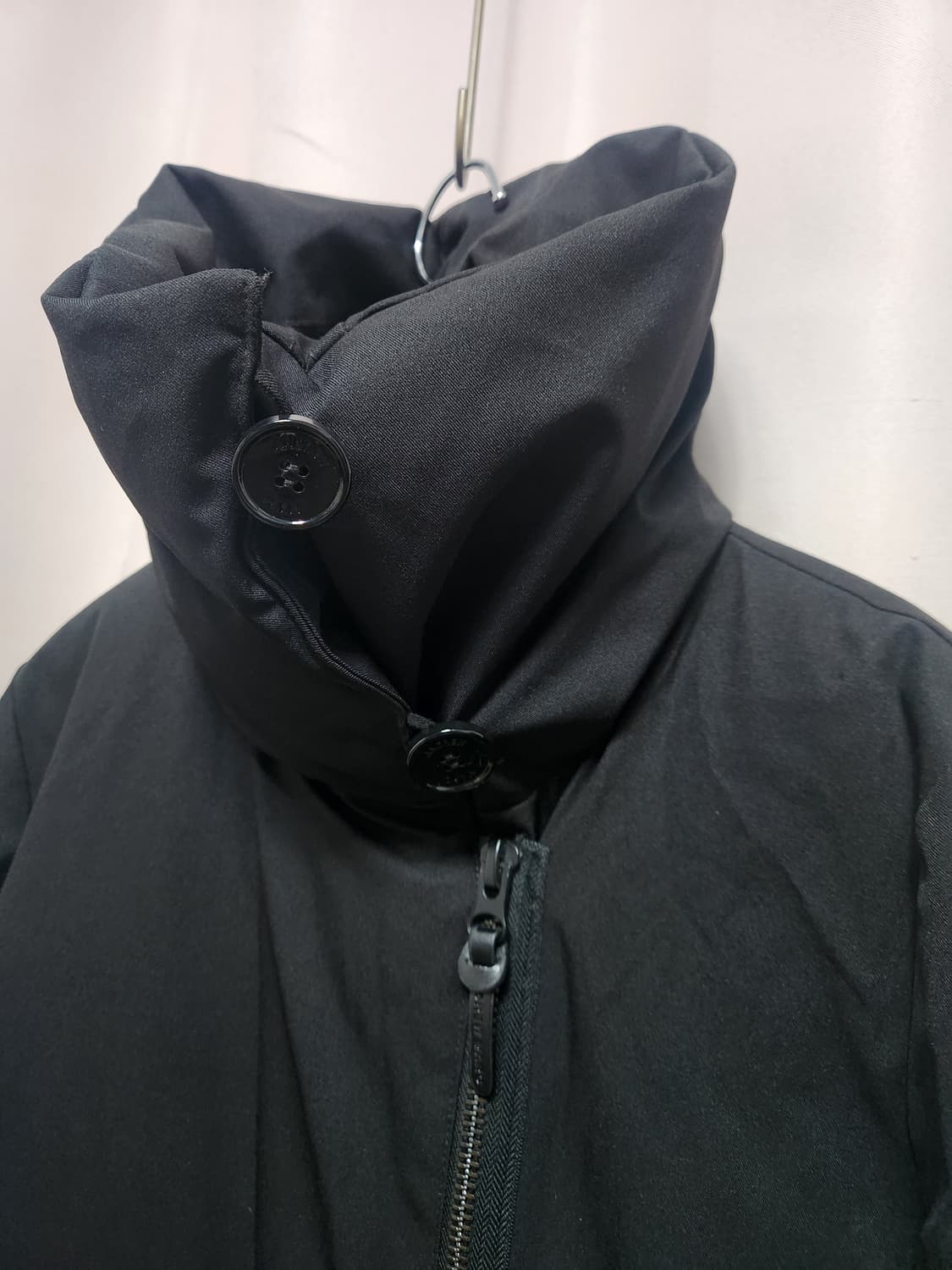 ANDREW MARC블랙 하이넥 패딩 점퍼 상품이미지2