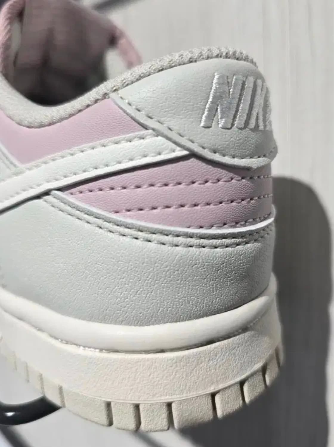 나이키 덩크 로우 넥스트 N 퍼플 그레이 색상 상품이미지3