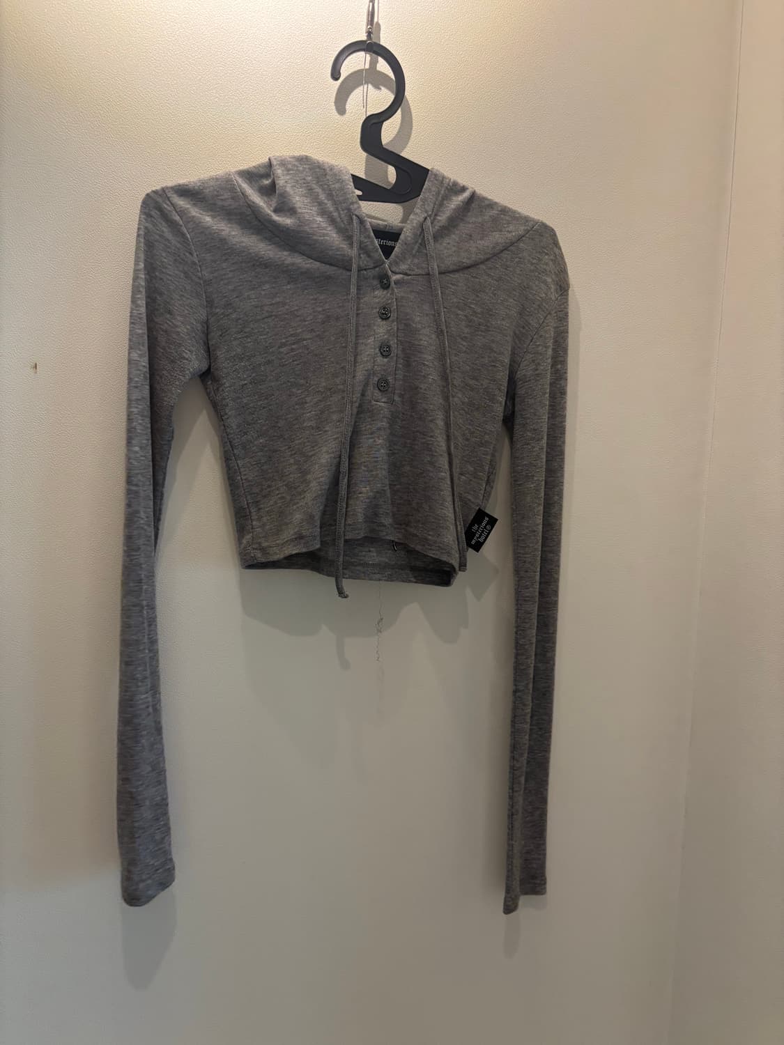 더 미스테리어스호텔 크롭후드티 상품이미지3