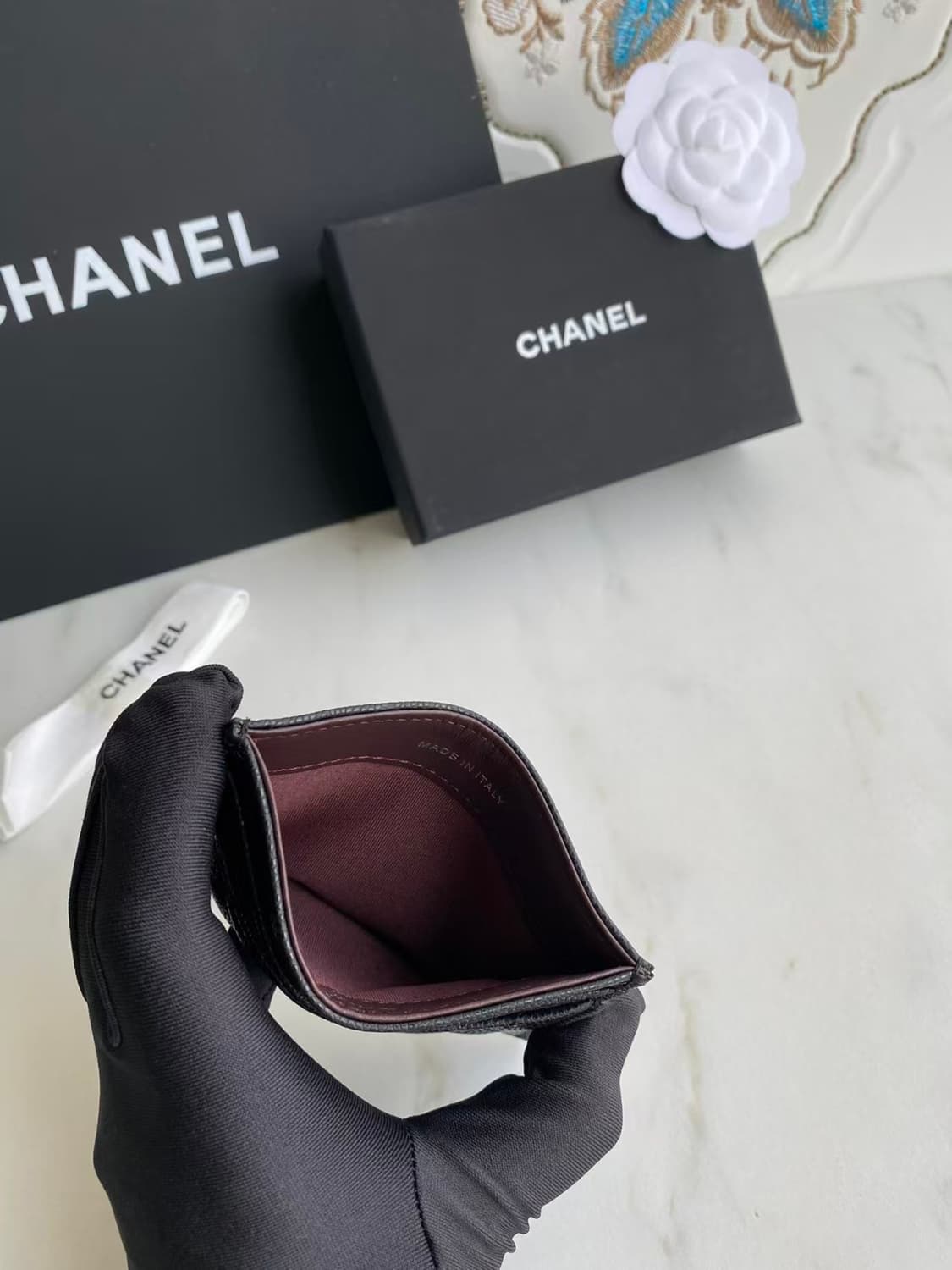 샤넬 클래식 카드 홀더 그레인드 카프스킨 & 실버 메탈 블랙 상품이미지2