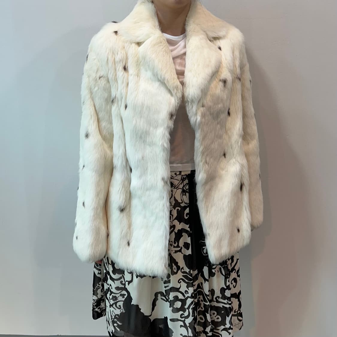 화이트 도트 레빗퍼 자켓 상품이미지2