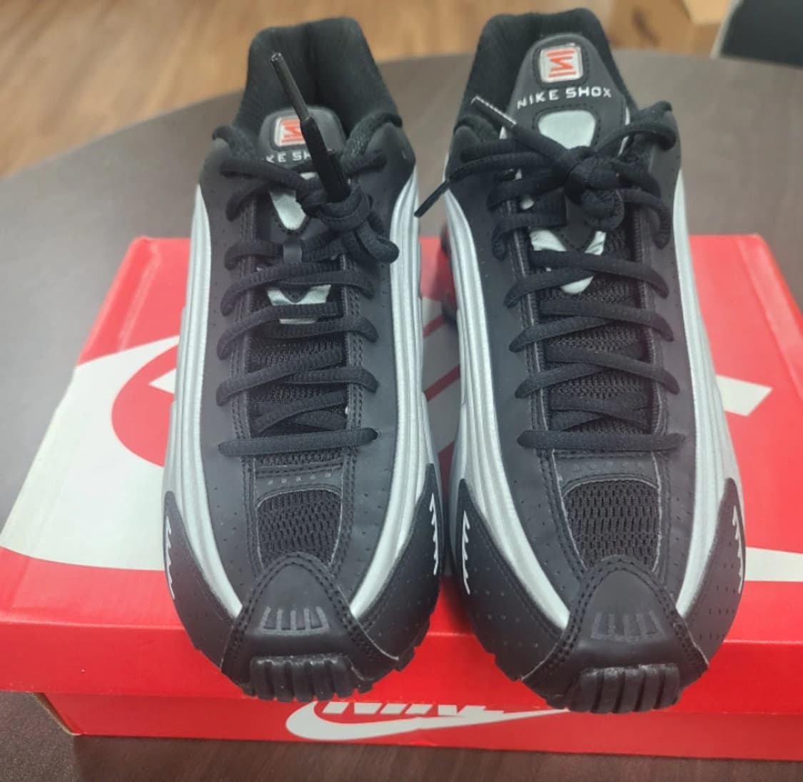 나이키 샥스 메탈릭실버 사이즈 260 상품이미지2