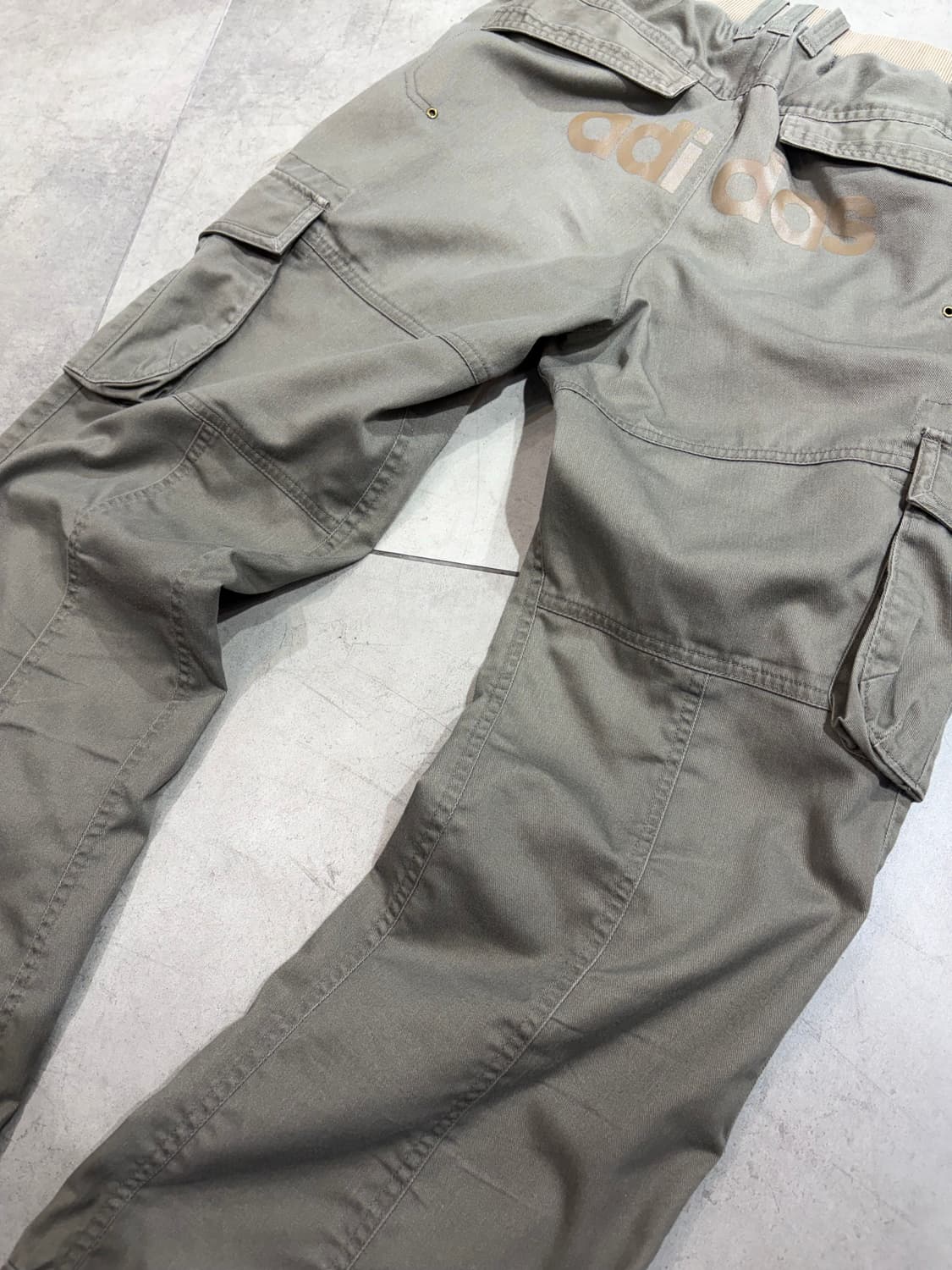 일본판 아디다스 백로고 카고팬츠 상품이미지4