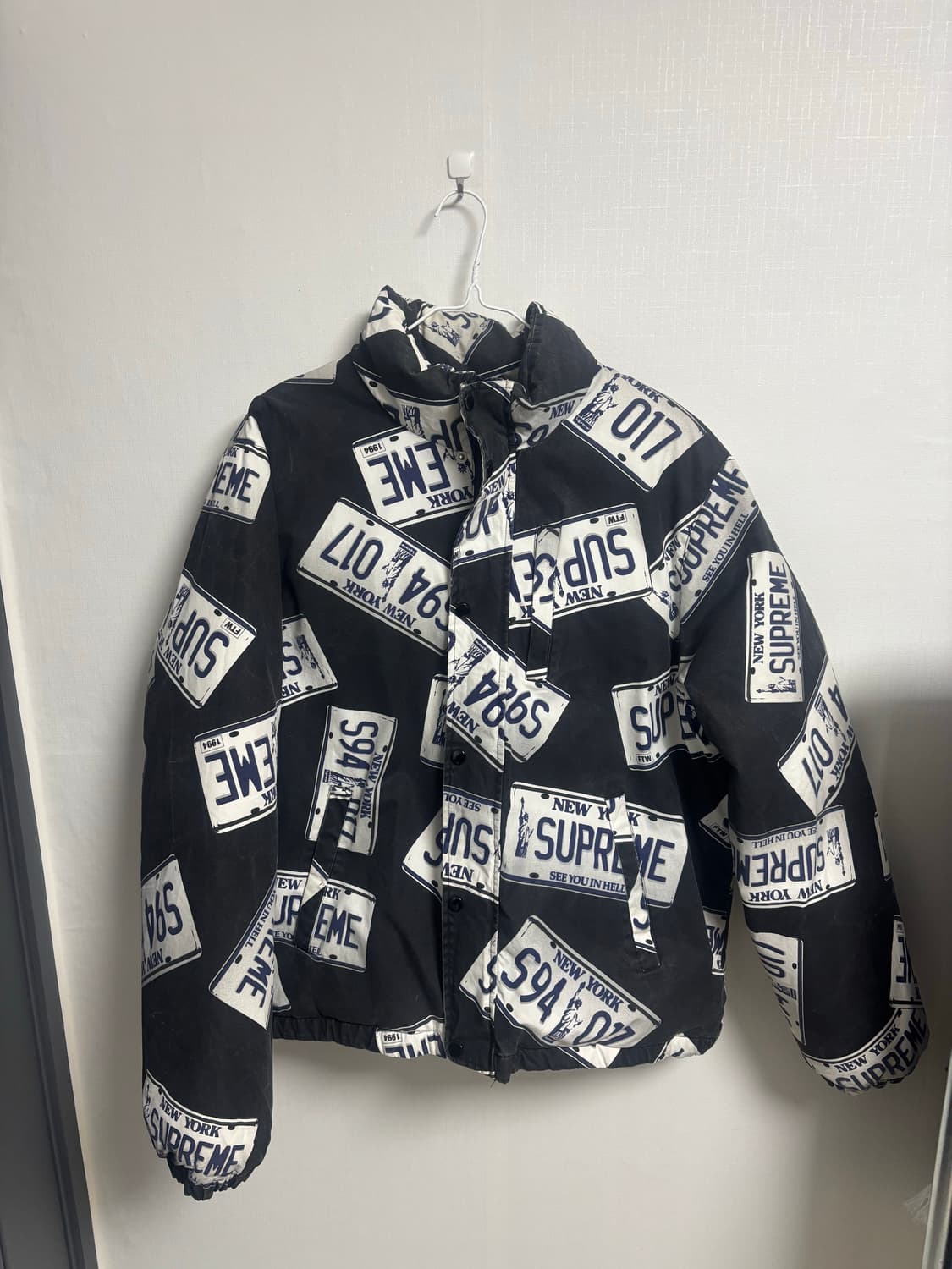 [XL] 슈프림 라이센스플레이트 푸퍼자켓 상품이미지1