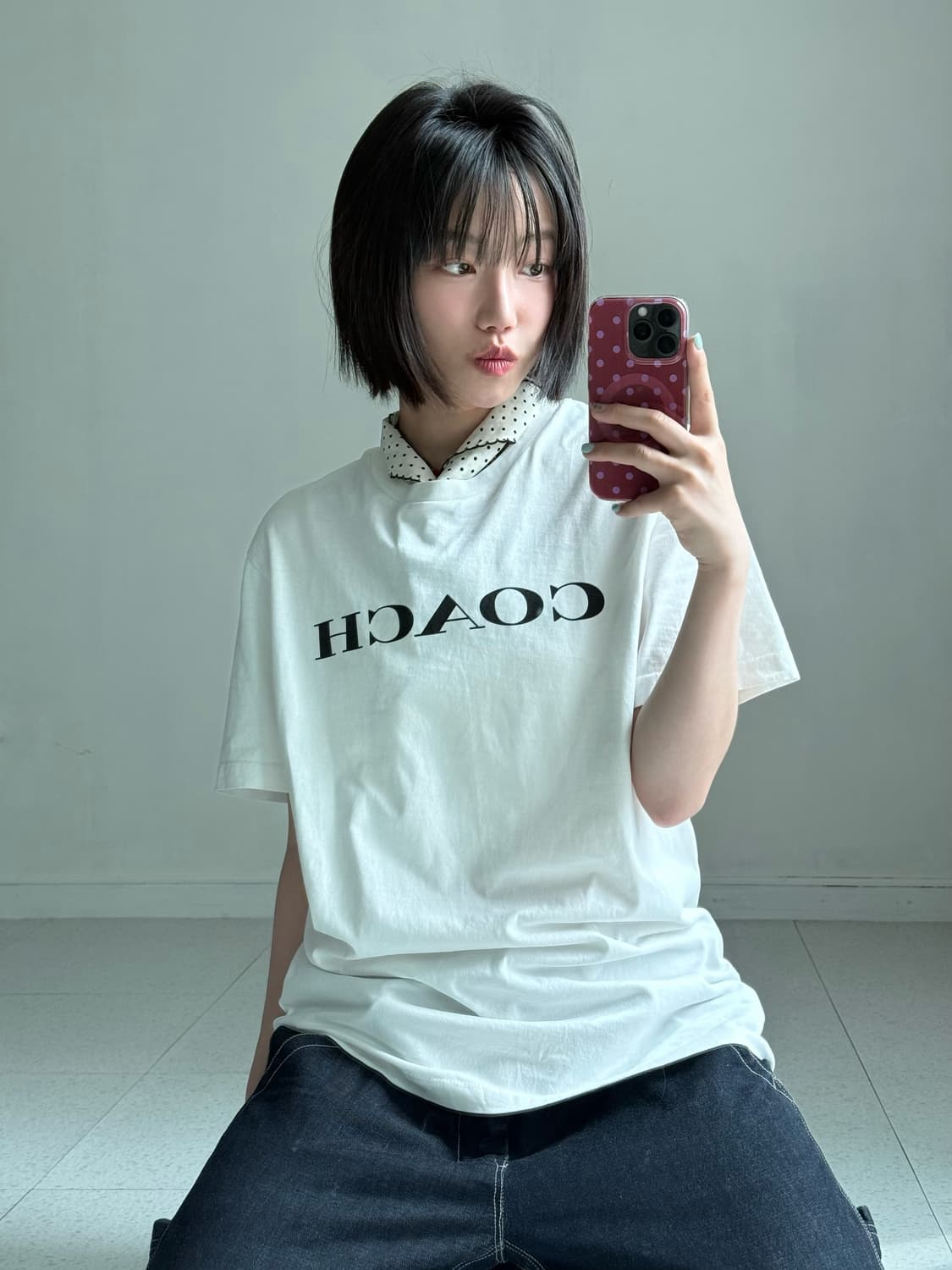 코치 로고 화이트 반팔티 상품이미지4