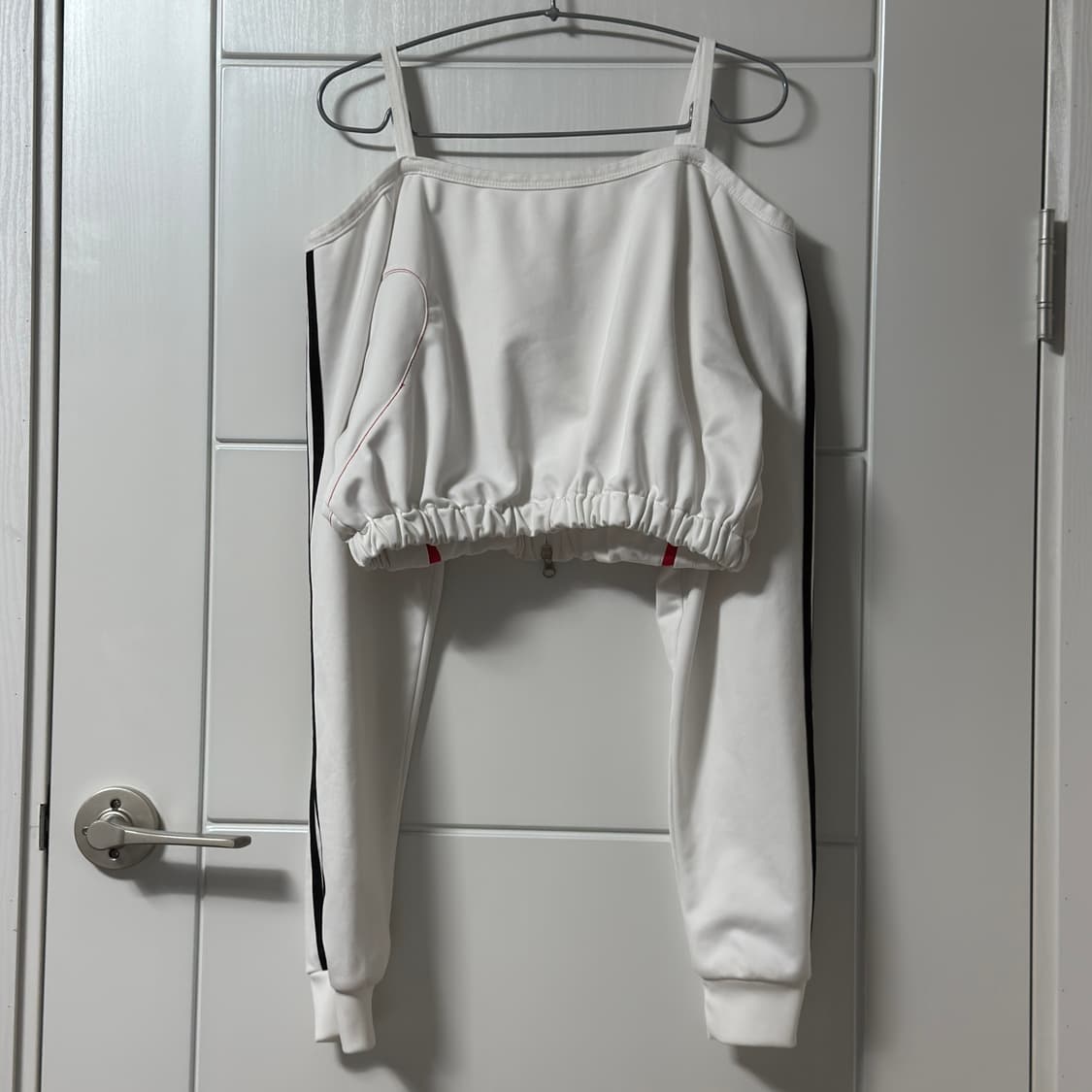 아디다스 커스텀 크롭 오프숄더 집업 상품이미지5