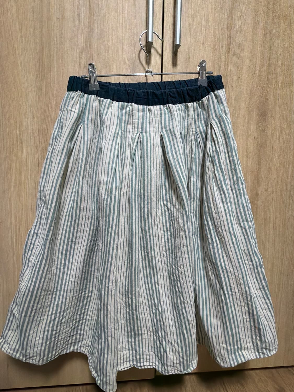 모리걸 핀턱 밴딩 스트라이프 미디스커트 상품이미지5