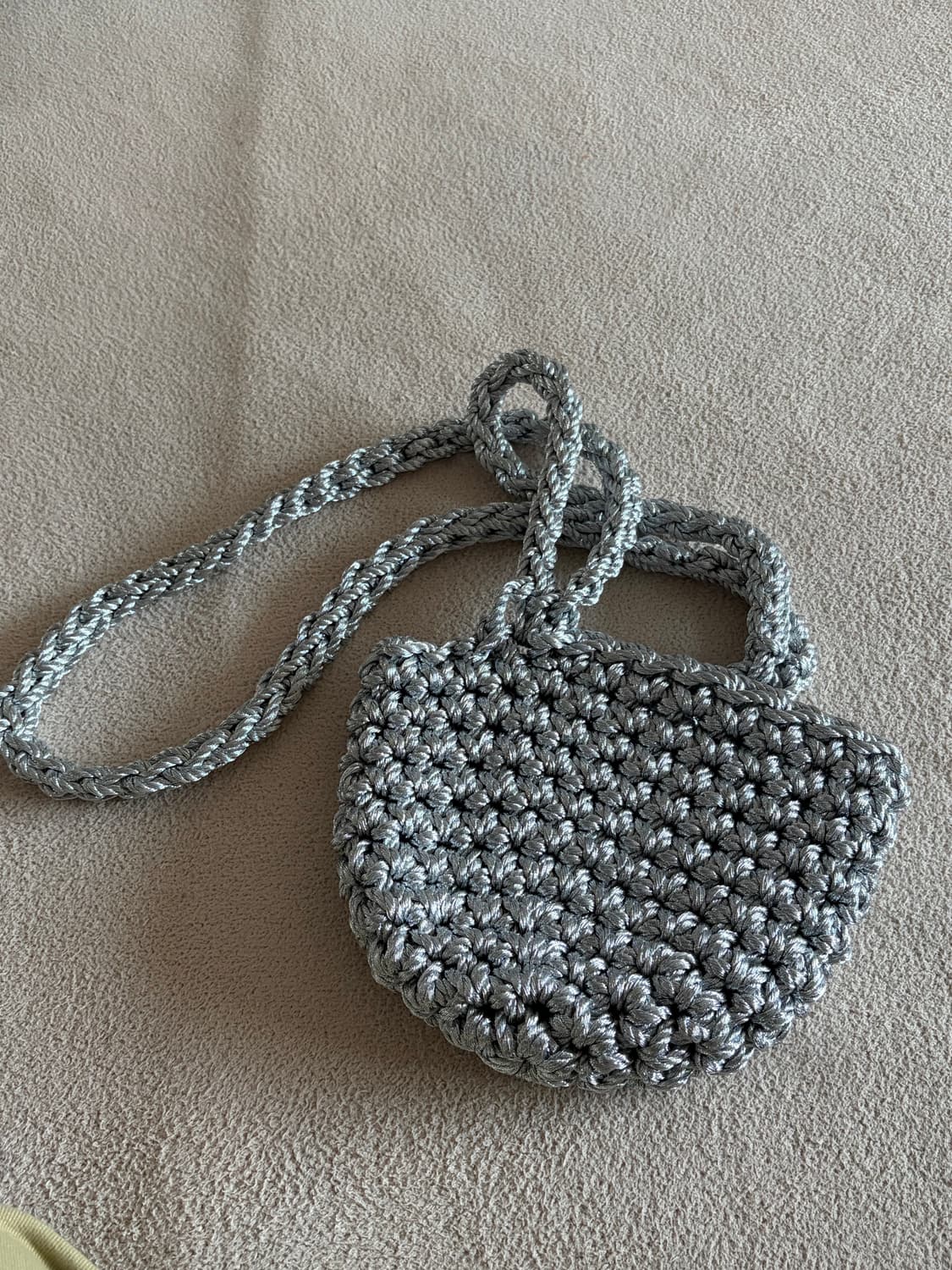 Apecta 편집숍 실버 백 (착용샷 있음) 상품이미지1