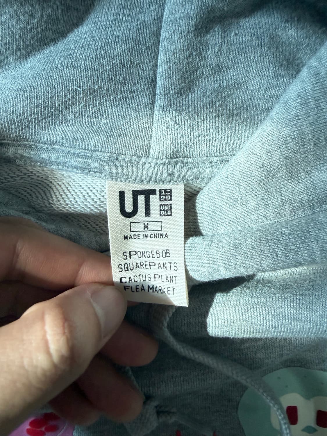 유니클로 스폰지밥 후드티 상품이미지3