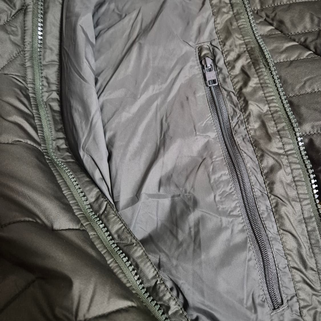 언더아머 콜드기어 리액터 후드 경량 패딩 자켓 SM 새상품 상품이미지6