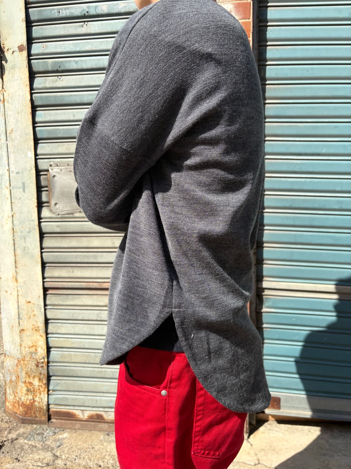 엔폴드 차콜 브이넥 롱슬리브 니트 탑 상품이미지2