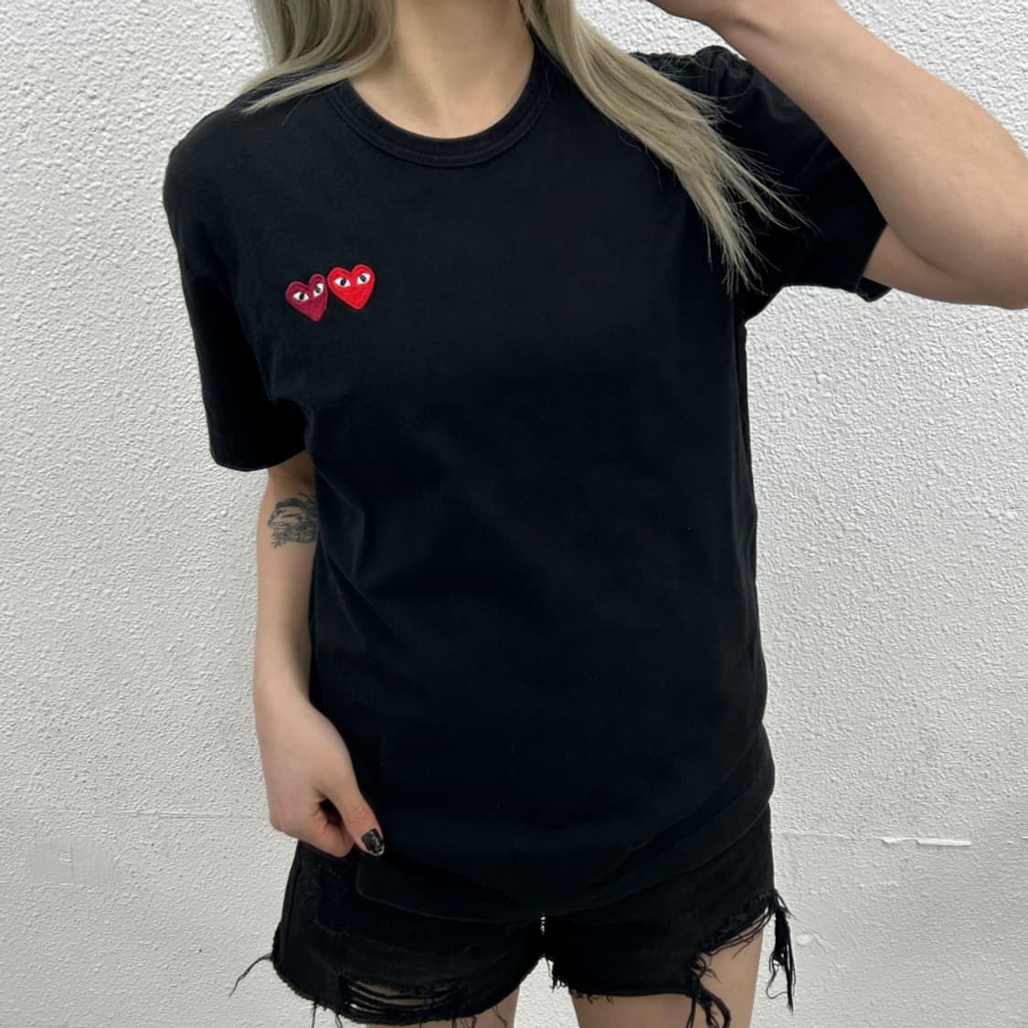 꼼데가르송 하트와펜 블랙 반팔티 M 상품이미지1