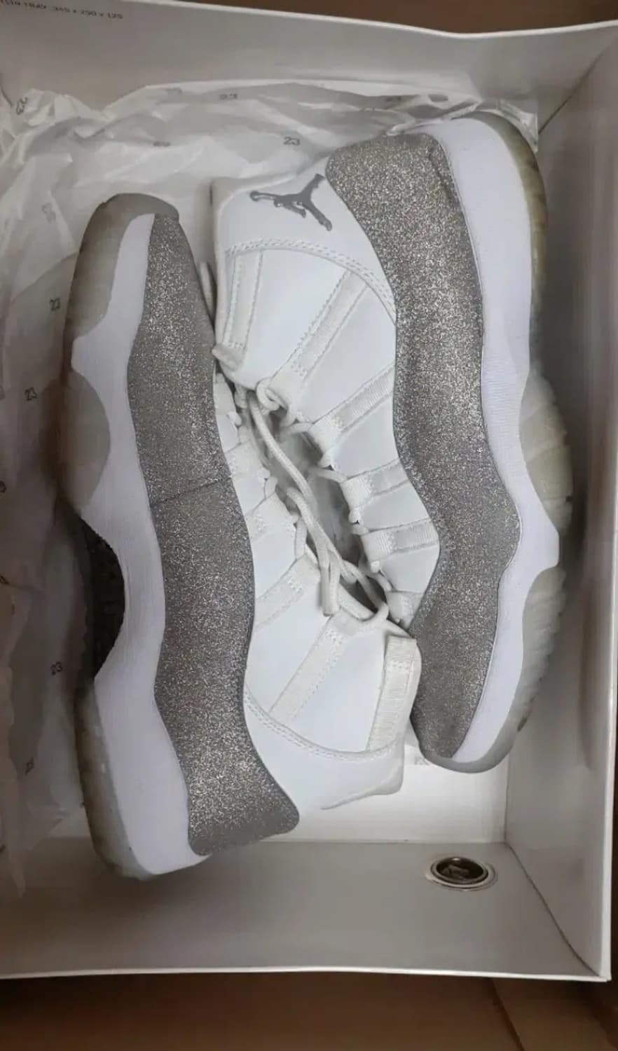 [한정판] 조던11 메탈릭 실버  상품이미지3