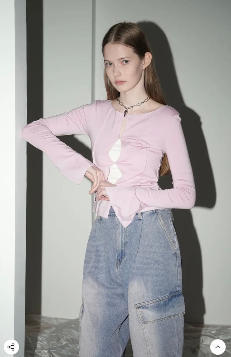 어반드레스 Rose Cut-out Long Sleeve 상품이미지4