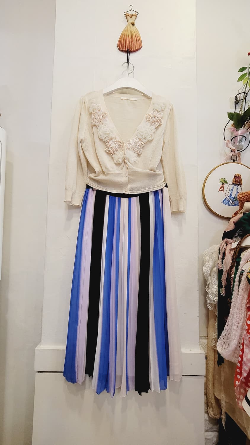 BCBG 린넨 가디건. 클럽모나코 실키 스커트 상품이미지1