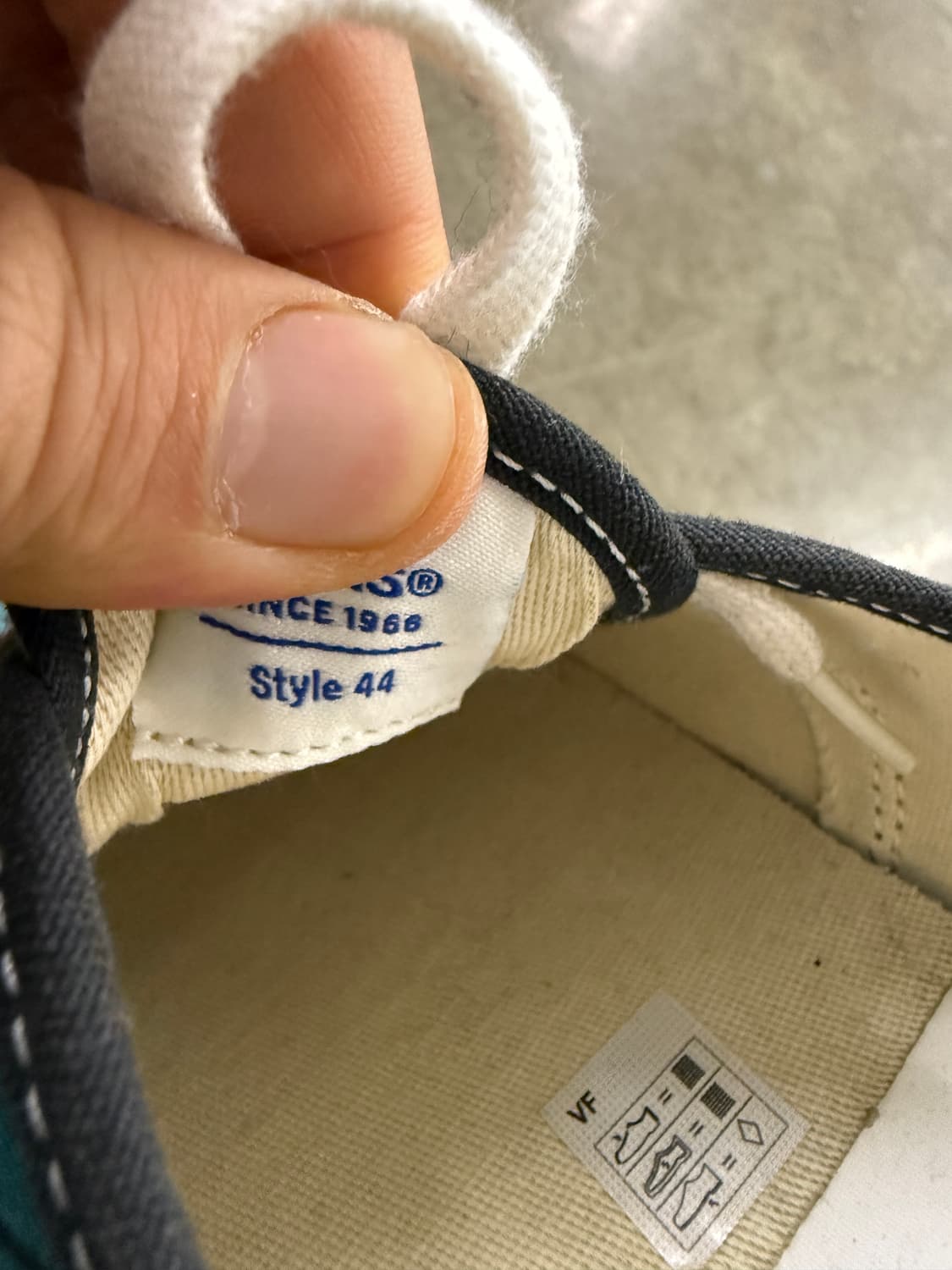 반스 어센틱 44 타탄체크 패턴 스니커즈 상품이미지4