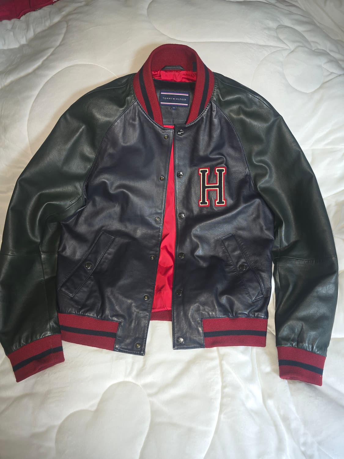 타미힐피거 프리미엄 바시티 레더 자켓 (소가죽 100%) 상품이미지3
