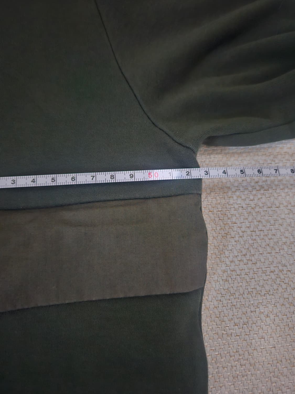 코스(COS) 지퍼포켓 티셔츠 딥카키 상품이미지5