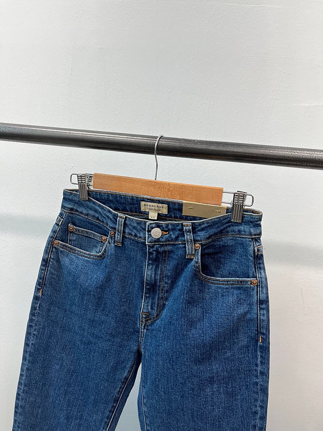 여) 버버리 자수 중청 크롭진  상품이미지3