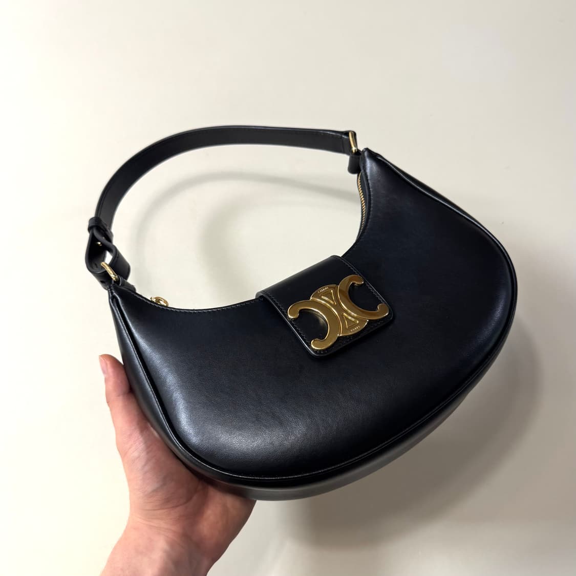 [백화점판/당일출고]셀린느 트리옹프 아바백 / 숄더백 상품이미지5