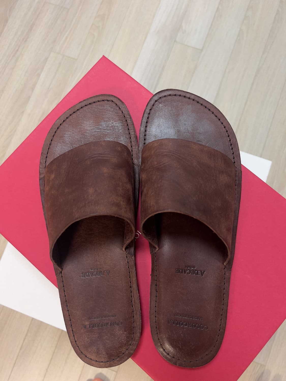 컬러 콜라 어데케이드  10001 Slide Brown 270 상품이미지1
