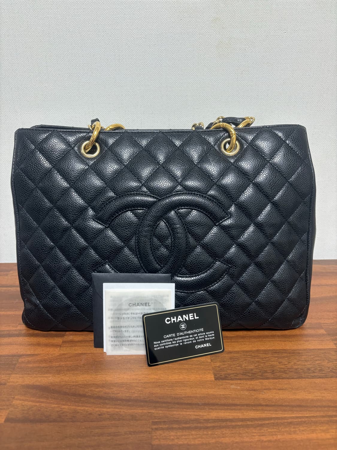 샤넬 그랜드 샤핑백 블랙 캐비어 금장 상품이미지1