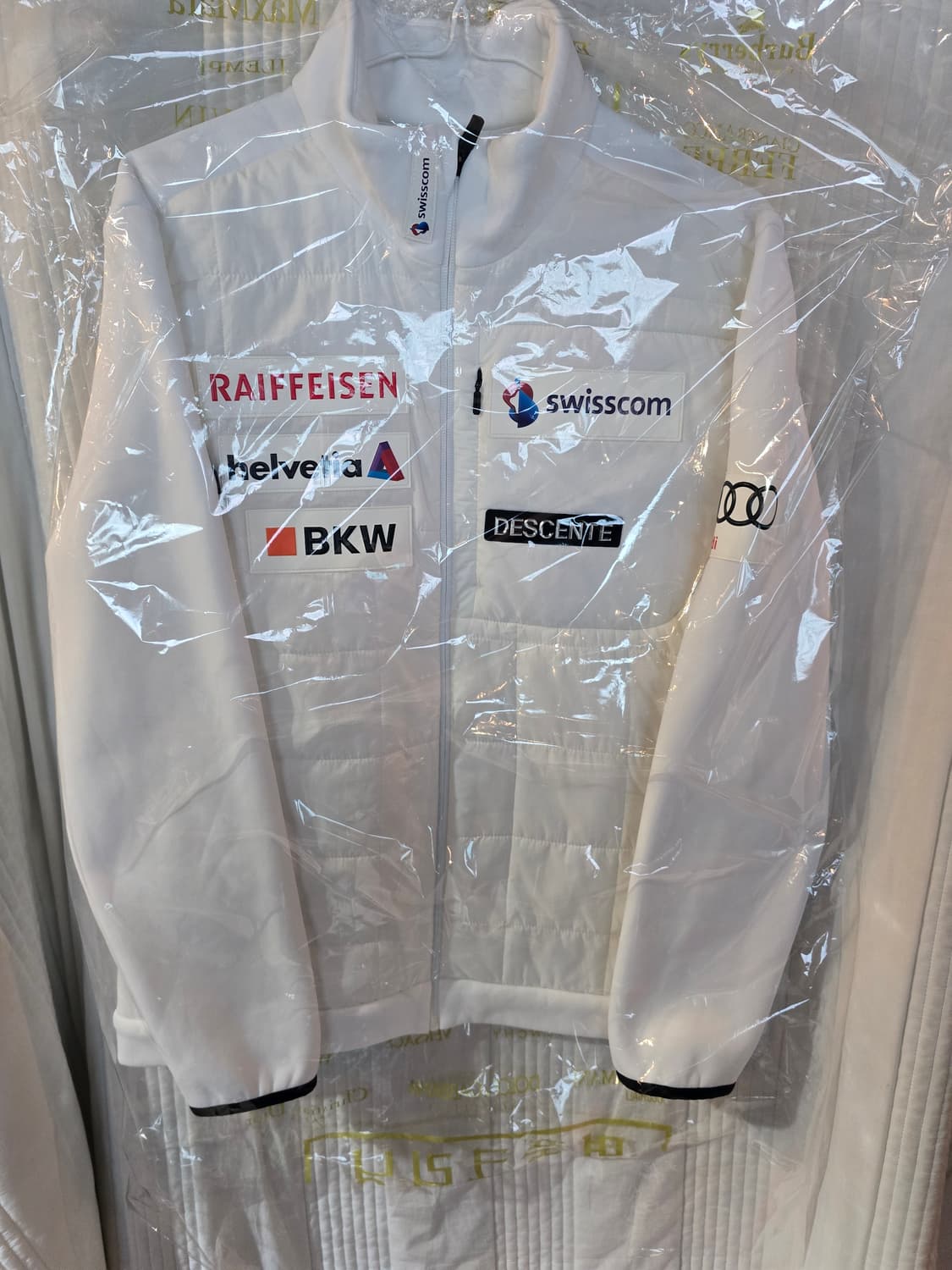 데상트 아우디 스위스 스폰서 자켓 화이트 상품이미지1