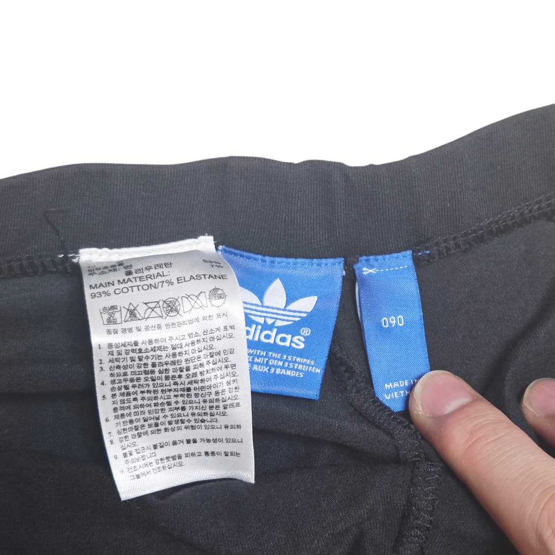 Adidas 아디다스 오리지널스 트레포일 레깅스입니다

가격:1.8
상태 상품이미지2