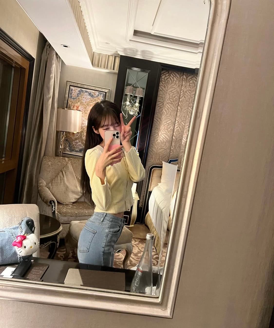 마론에디션 코듀로이 블라우스 오마이걸 아린 착용 상품이미지2