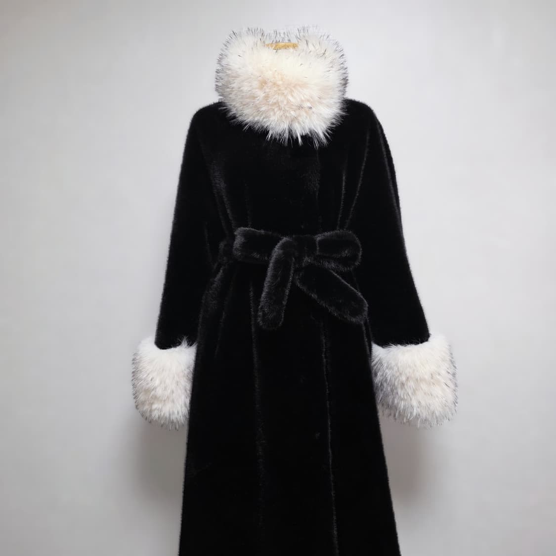 완전 새상품) 예티 아이보리 트리밍 롱 퍼코트 상품이미지2