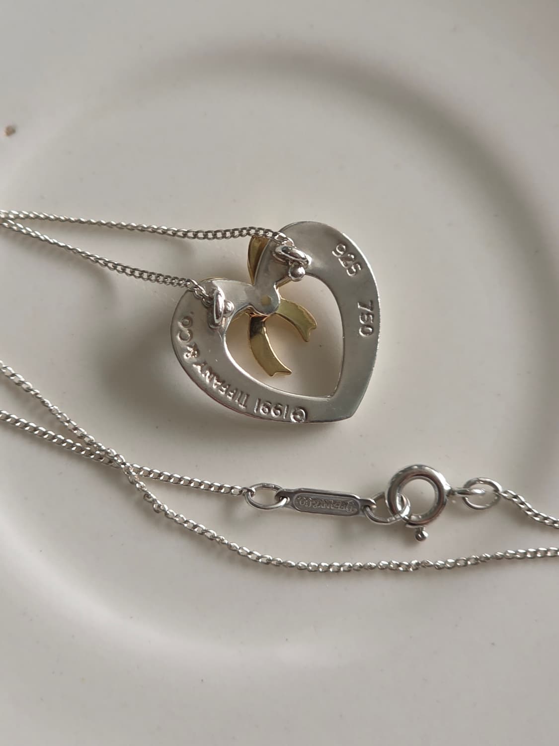 티파니앤코 골드실버 콤비 오픈하트 리본 펜던트 목걸이 상품이미지3