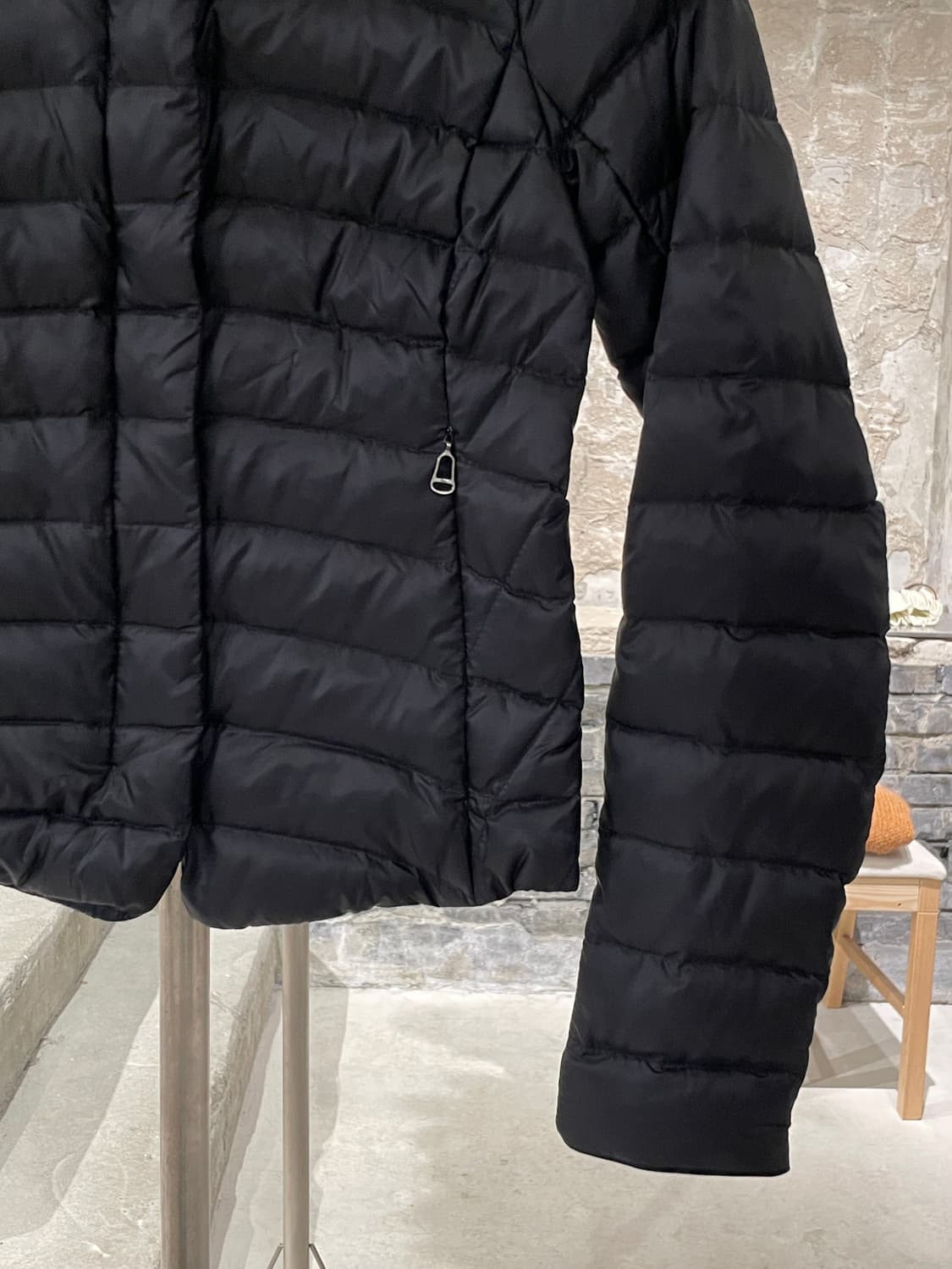 랄프 로렌 블랙 라이트 숄더 패치 덕 다운 퀼팅 자켓 상품이미지5