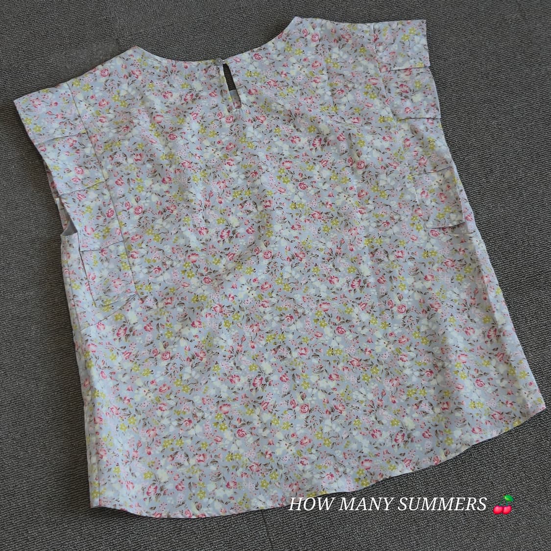 파스텔 잔꽃무늬 어깨 프릴 민소매 블라우스 상품이미지6