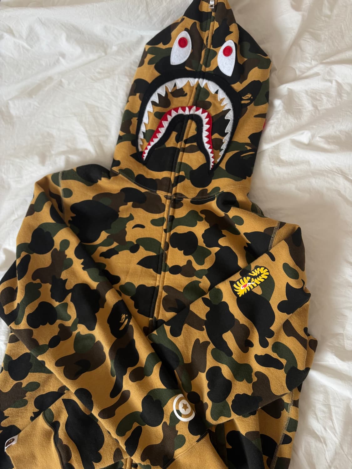 베이프 샤크후드 황계 M 상품이미지1