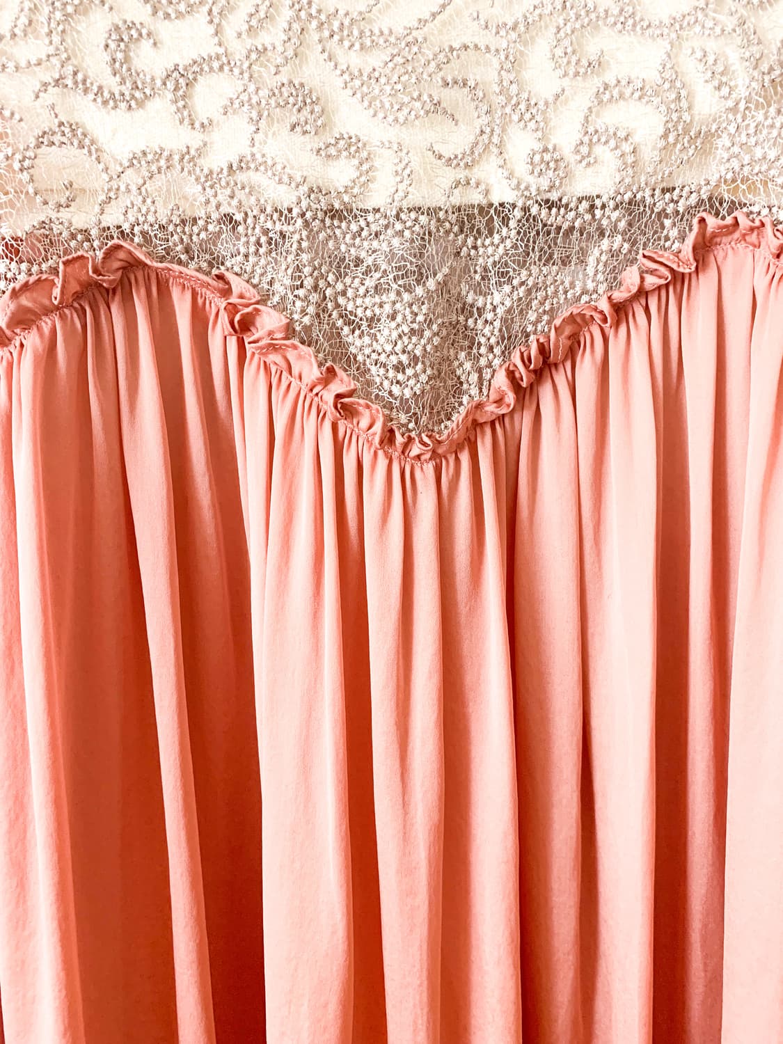 [S] 폴앤조 실크 레이스 셔링 블라우스 상품이미지3