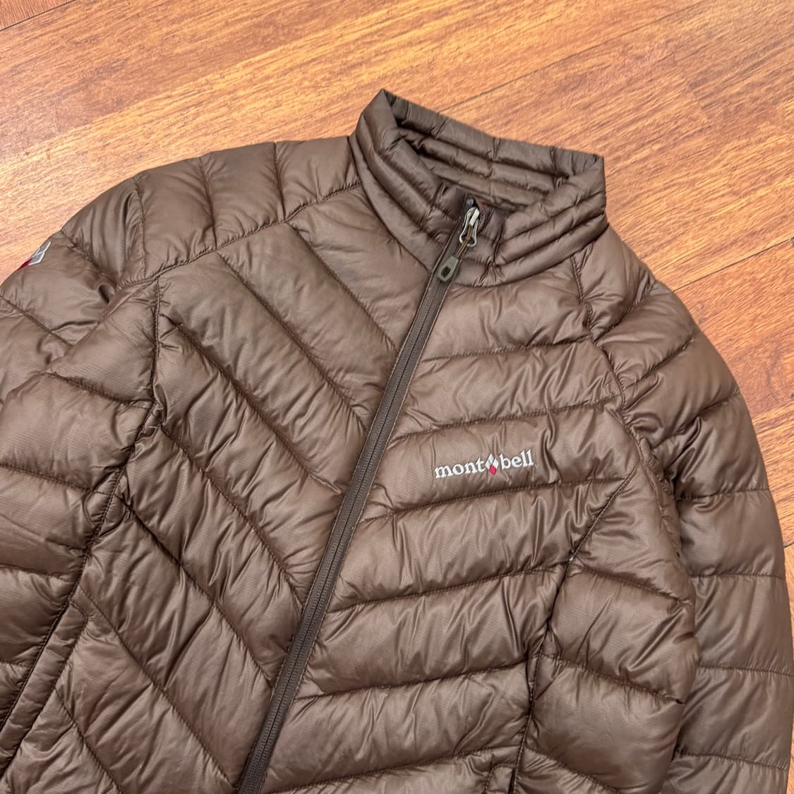 여성용 S 몽벨 브라운 경량 패딩 자켓  상품이미지3