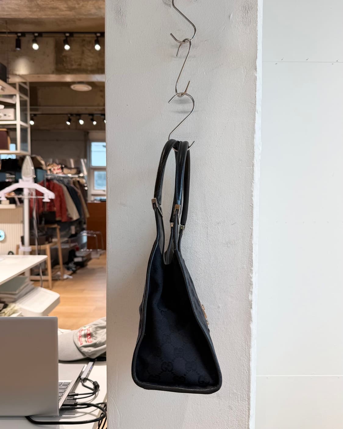 구찌 블랙 재키 GG 캔버스 원 숄더백 상품이미지3