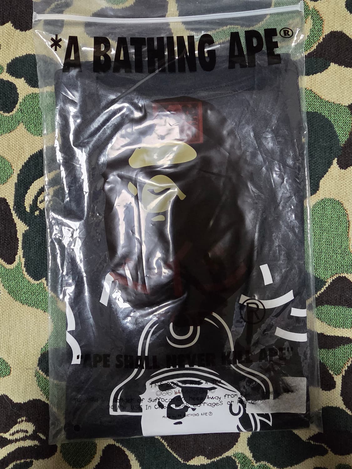 [M] 베이프 가타카나 파이레츠 사루 컬리지 반팔티 블랙 상품이미지3