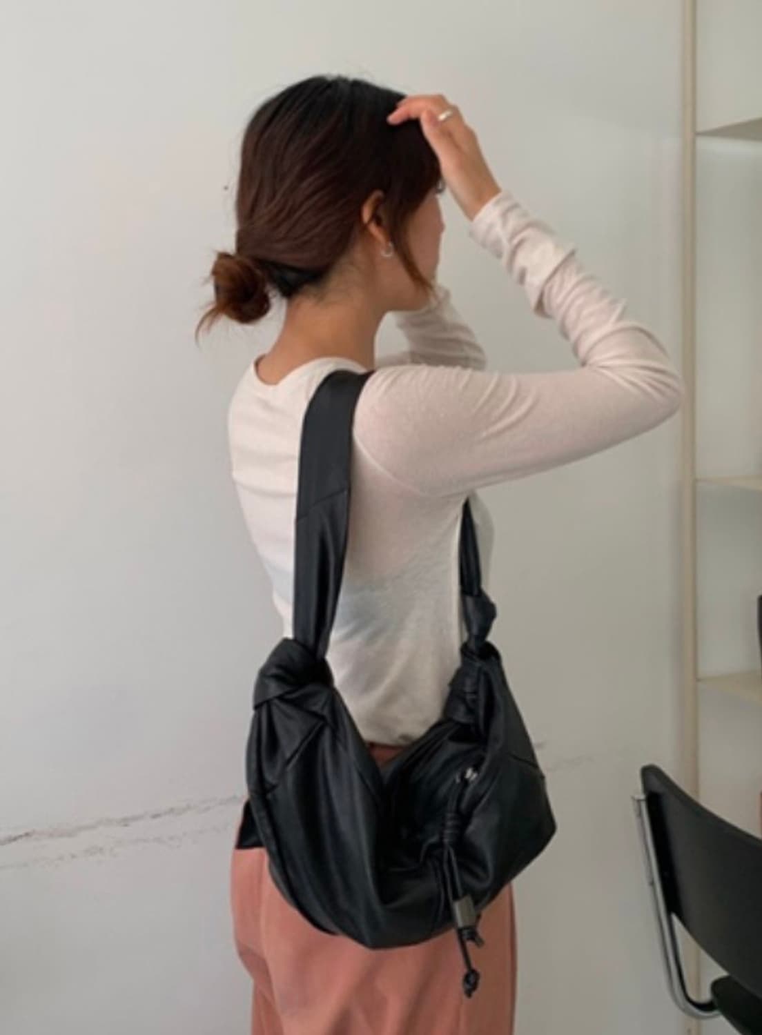 새상품) 아카이브앱크 터번백 양가죽 상품이미지3