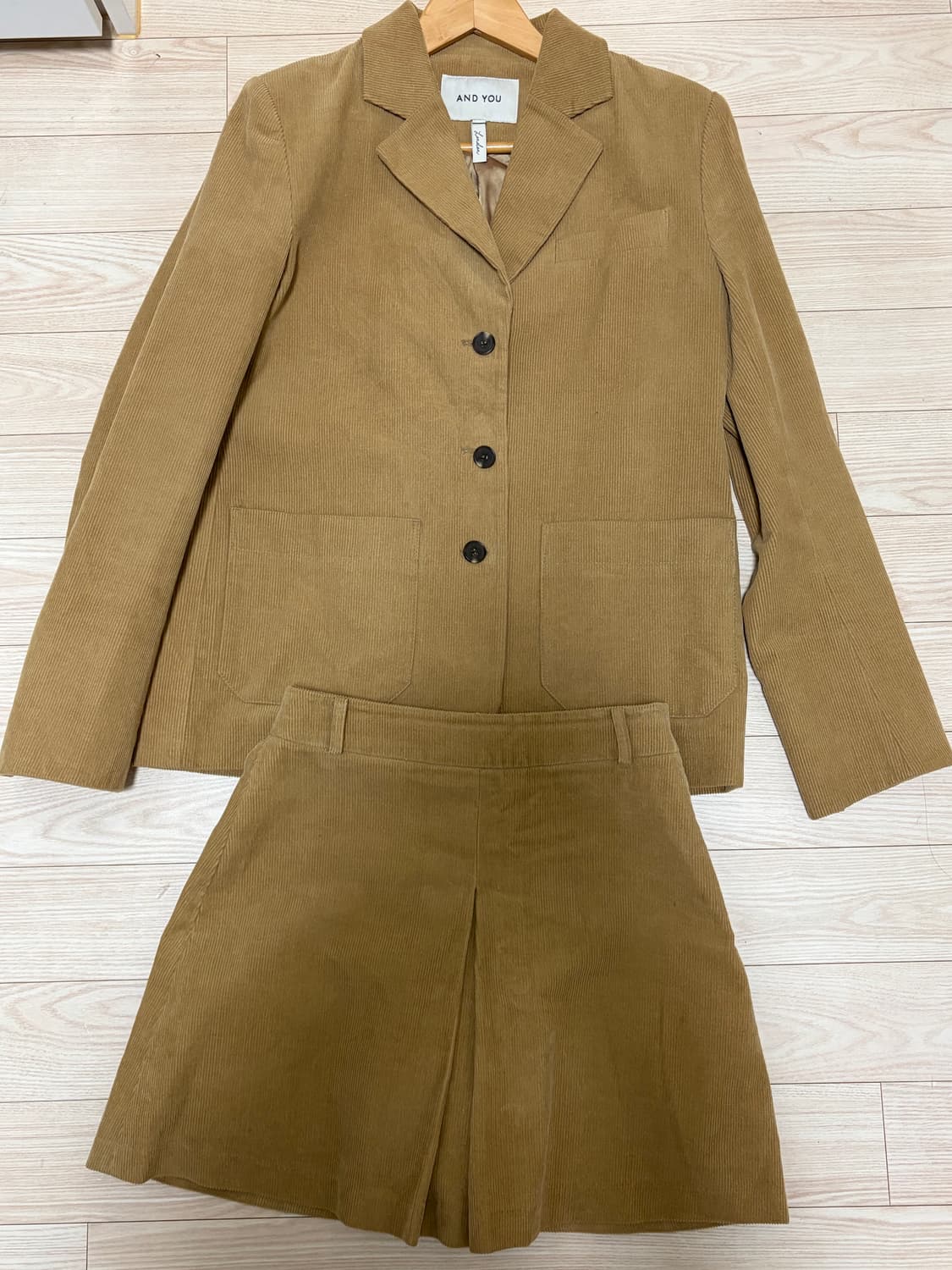 앤유 코듀로이 자켓 스커트 투피스 상품이미지1