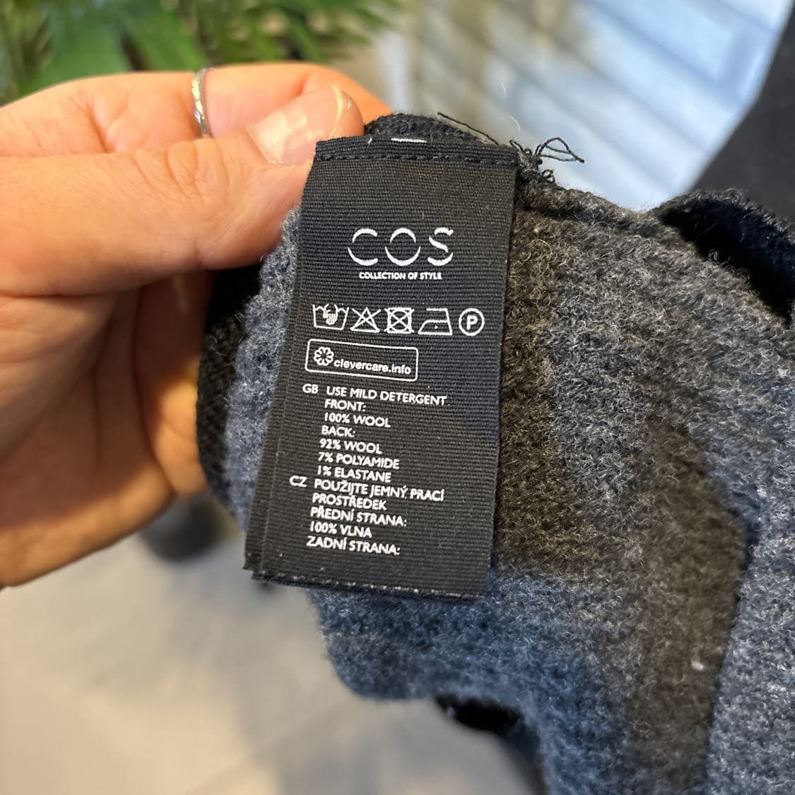 코스 더블 페이스 울 니트 세미크롭 디테일 블랙/차콜 상품이미지7