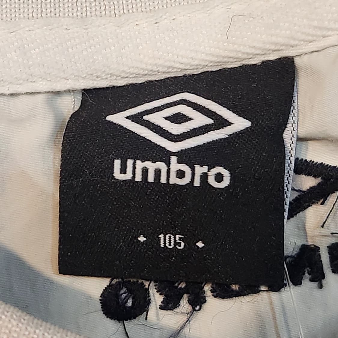 엄브로 인터내셔널 풀오버 화이트 웜업 (105) 상품이미지3