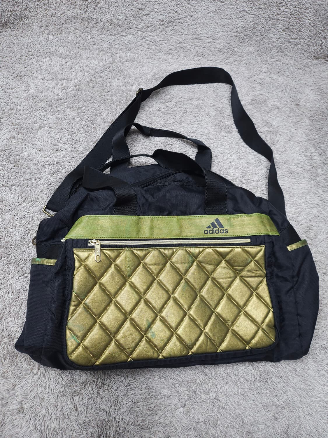 아디다스 골드 퀼팅 더플백 상품이미지1