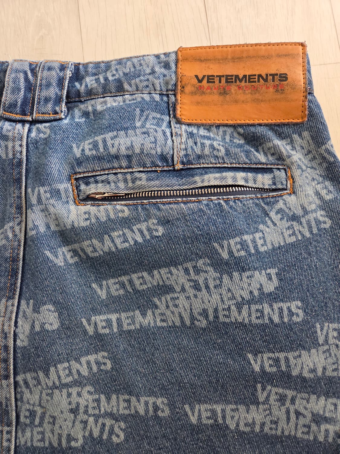 ​[VETEMENTS] All-Over Logo Multi-Pocket 상품이미지7