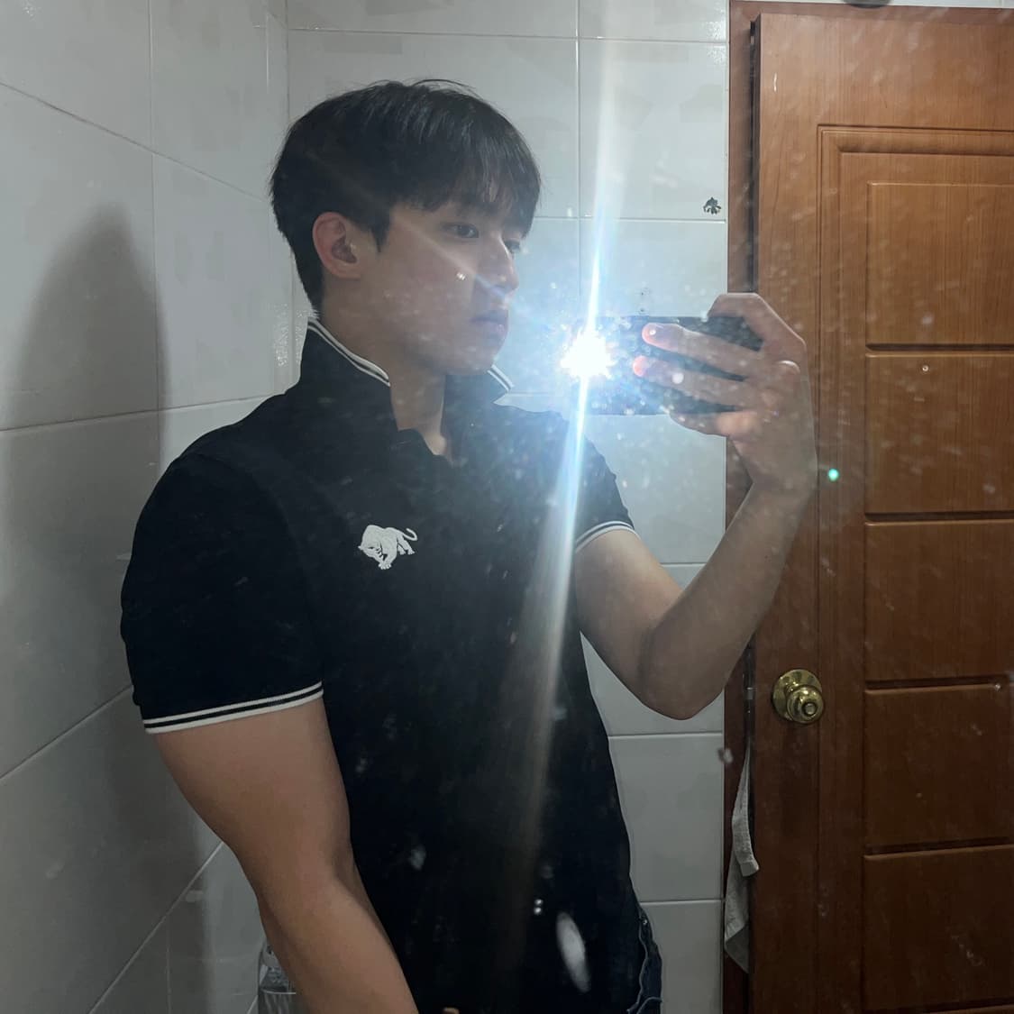 프라다 화이트 팬서 자수 폴로티 상품이미지2