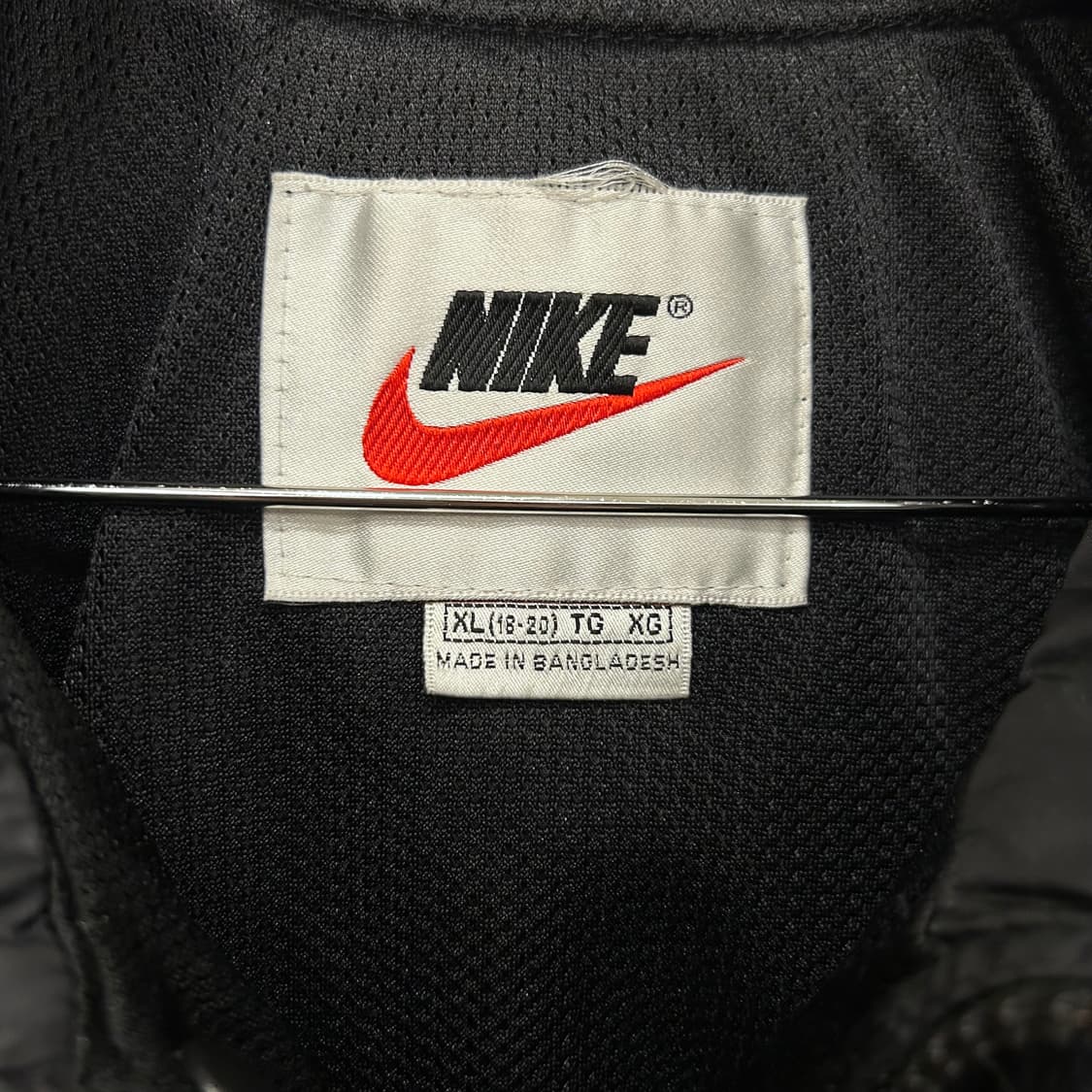 나이키 올드스쿨 터프다운 글로시 후드 패딩 상품이미지3