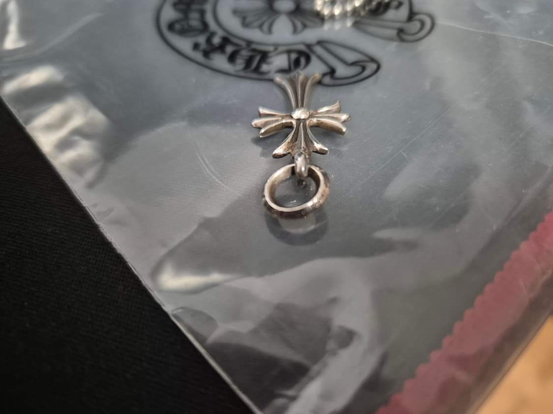 크롬하츠 타이니크로스 참  상품이미지5